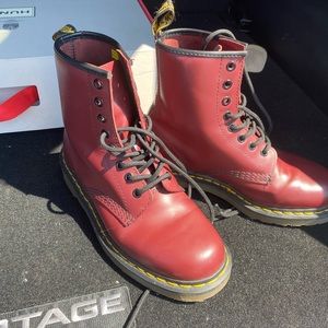 Doc marten cherry smooth